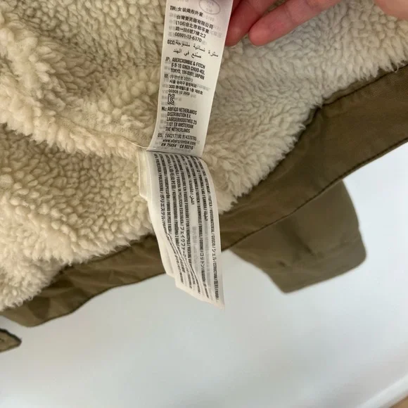 Abercrombie & Fitch Womens Sherpa Lined Jacket Tan Faux Fur Collar Cropped Y2K M - Picture 7 of 7